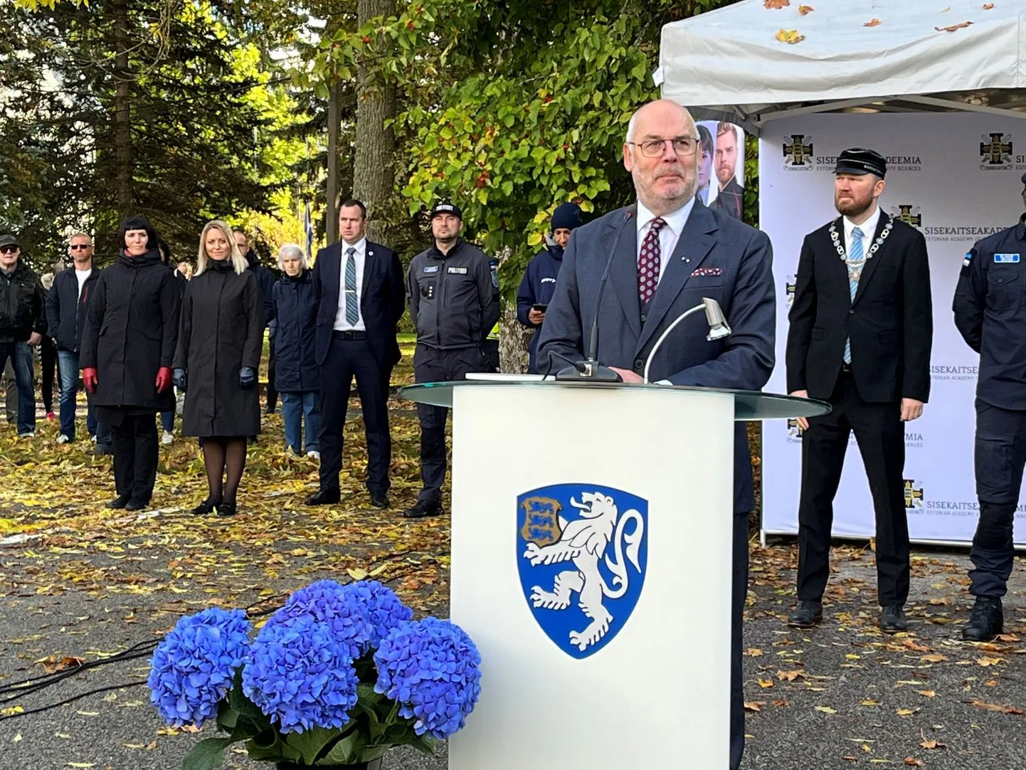 Президент Алар Карис принял служебную присягу и кадетов.