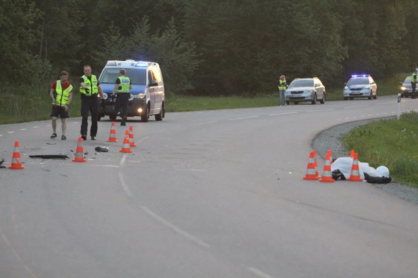 Avariis Kersalus hukkus kaks mootorrattaga sõitnud inimest