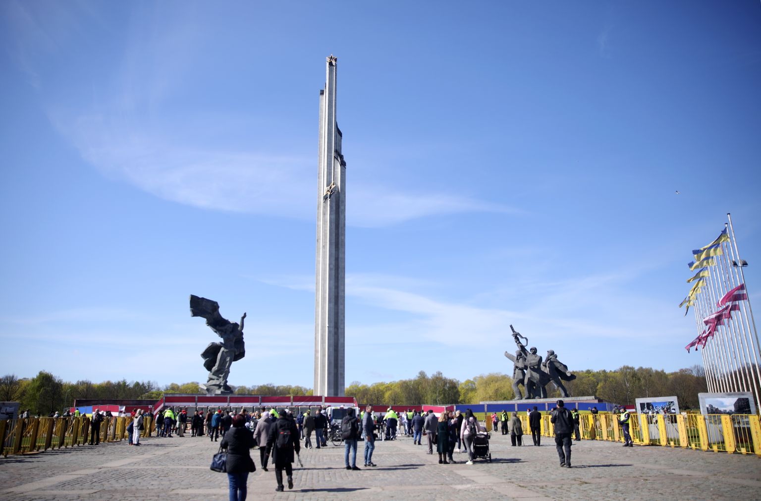 Комплекс советских памятников в Пардаугаве