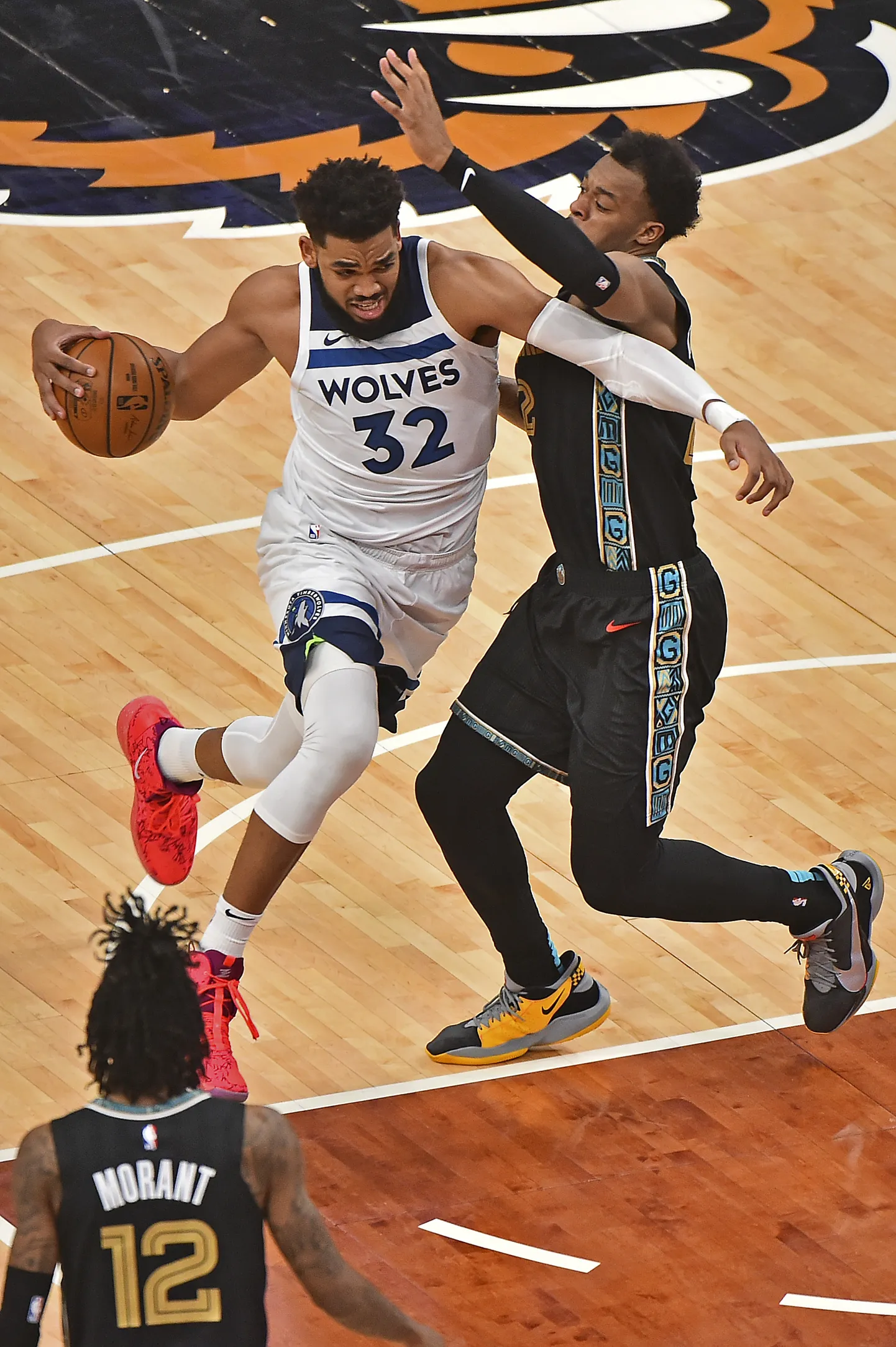Minnesota Timberwolvesi tähtmängija Karl-Anthony Towns palliga.