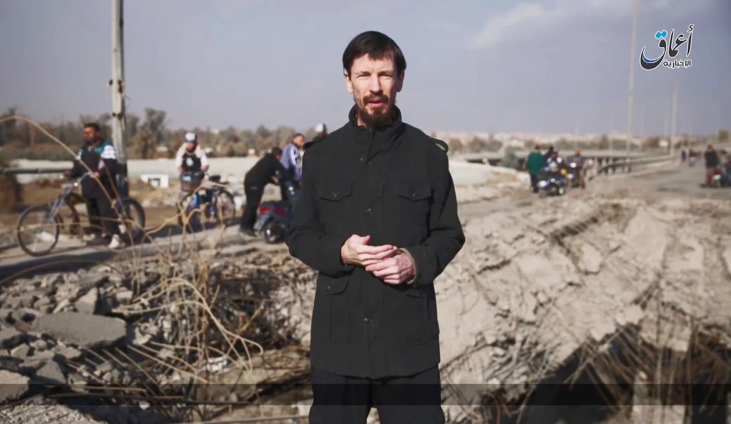 John Cantlie üles astumas ISISe propagandavideos.