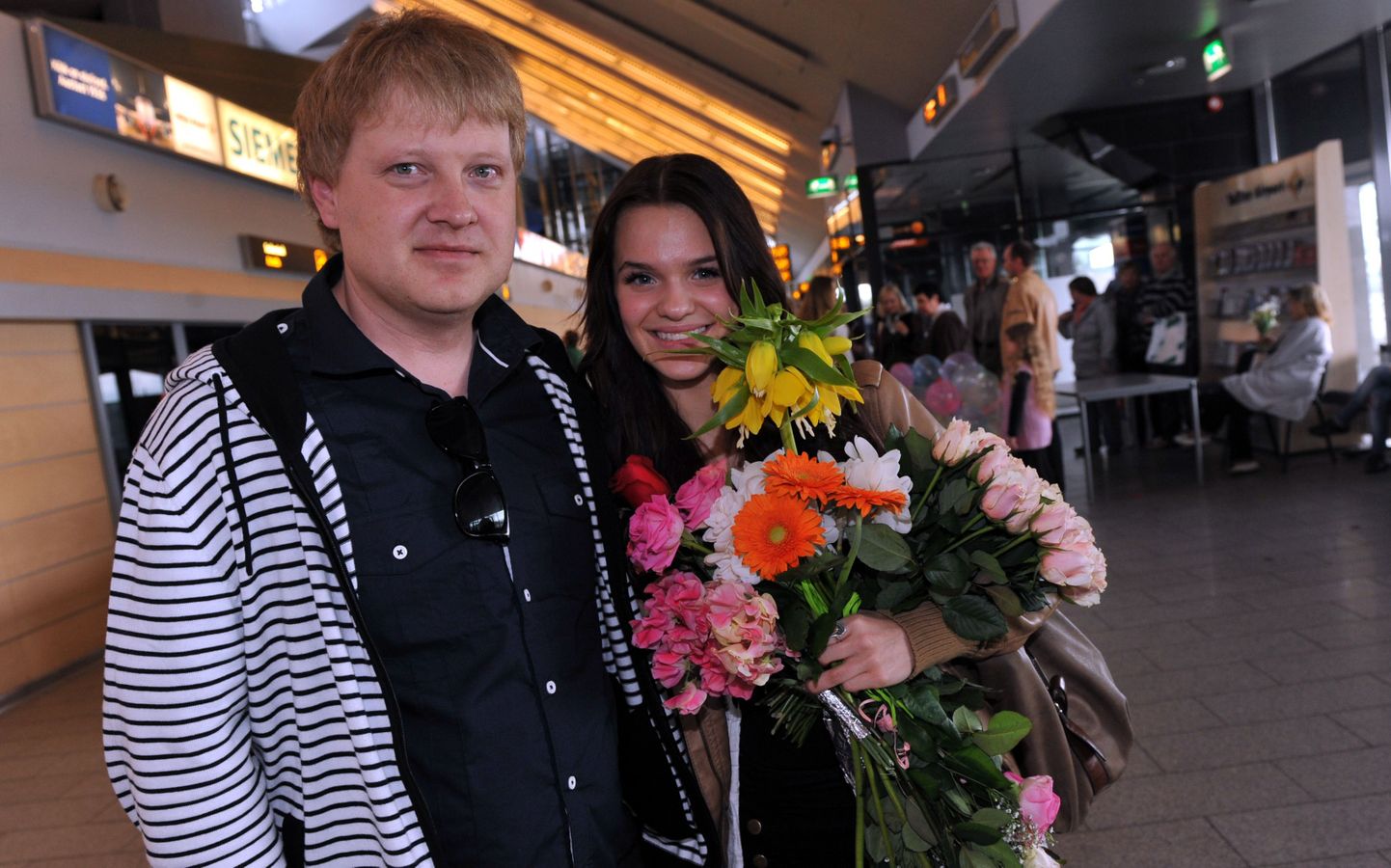 Eurolaulik Getter Jaani ja Sven Lõhmus jõudsid koos tiimiga tagasi Tallinnasse pühapäeva pärastlõunal.