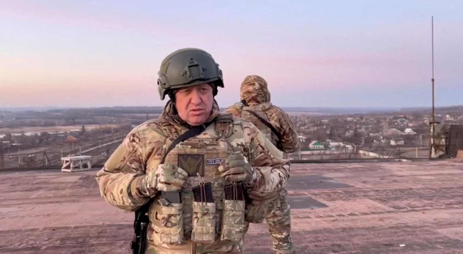 Videokaader, millel on näha Vene eraarmee Wagneri asutajat ja juhti Jevgeni Prigožinit. Video, millel Progožin pöördus Ukraina presidendi Volodõmõr Zelenskõi poole ja kiitis oma sõdureid, avalikustati 3. märtsil 2023