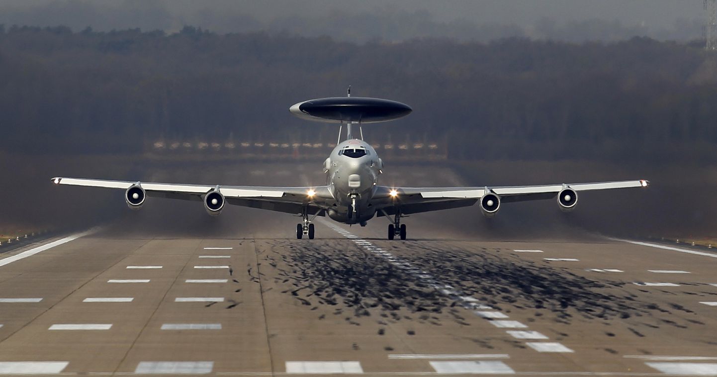 NATO Agrīnās brīdināšanas un kontroles sistēmas (AWACS) lidmašīna. Ilustratīvs foto.