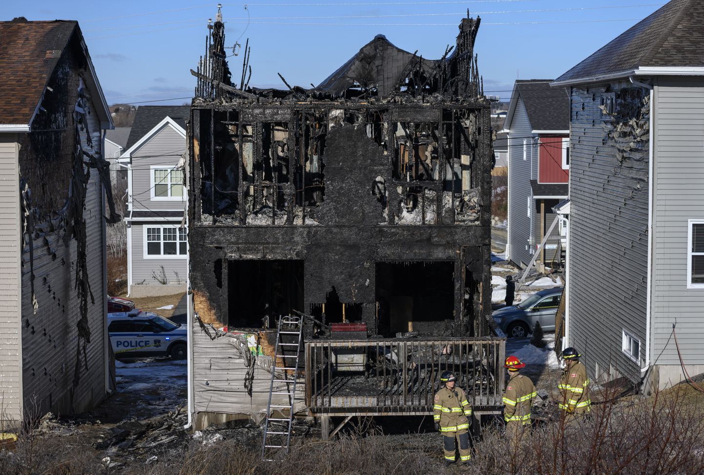 Täna Kanada idaranniku linna Halifaxi ühes äärelinna majas lahvatanud põlengus sai surma seitse last.