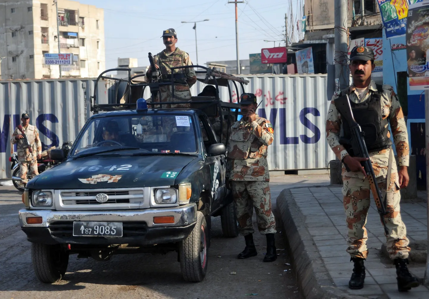 Pakistani politseinikud Karachis.