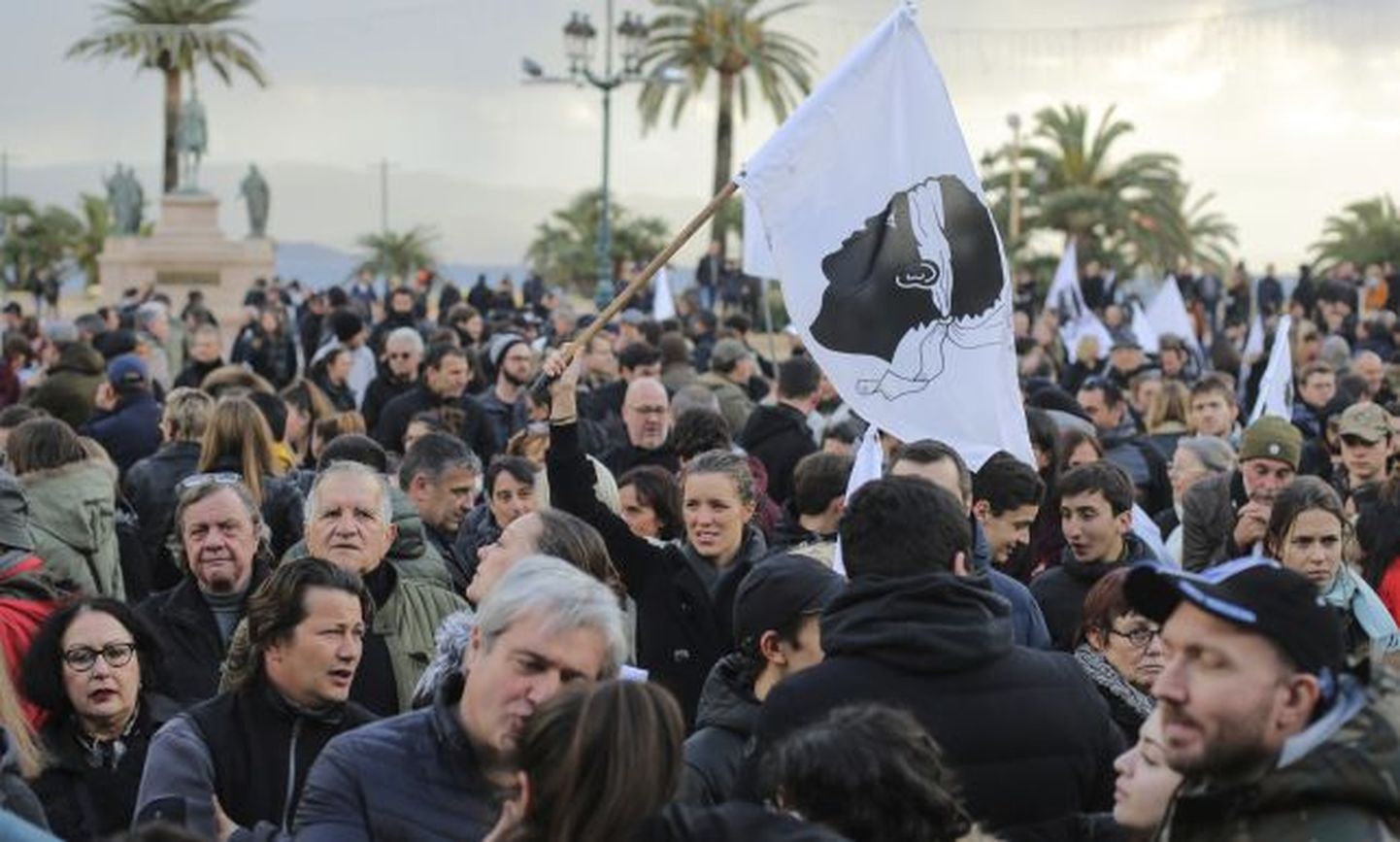 Korsikal marssisid tuhanded nõudes saarele suuremaid õigusi.