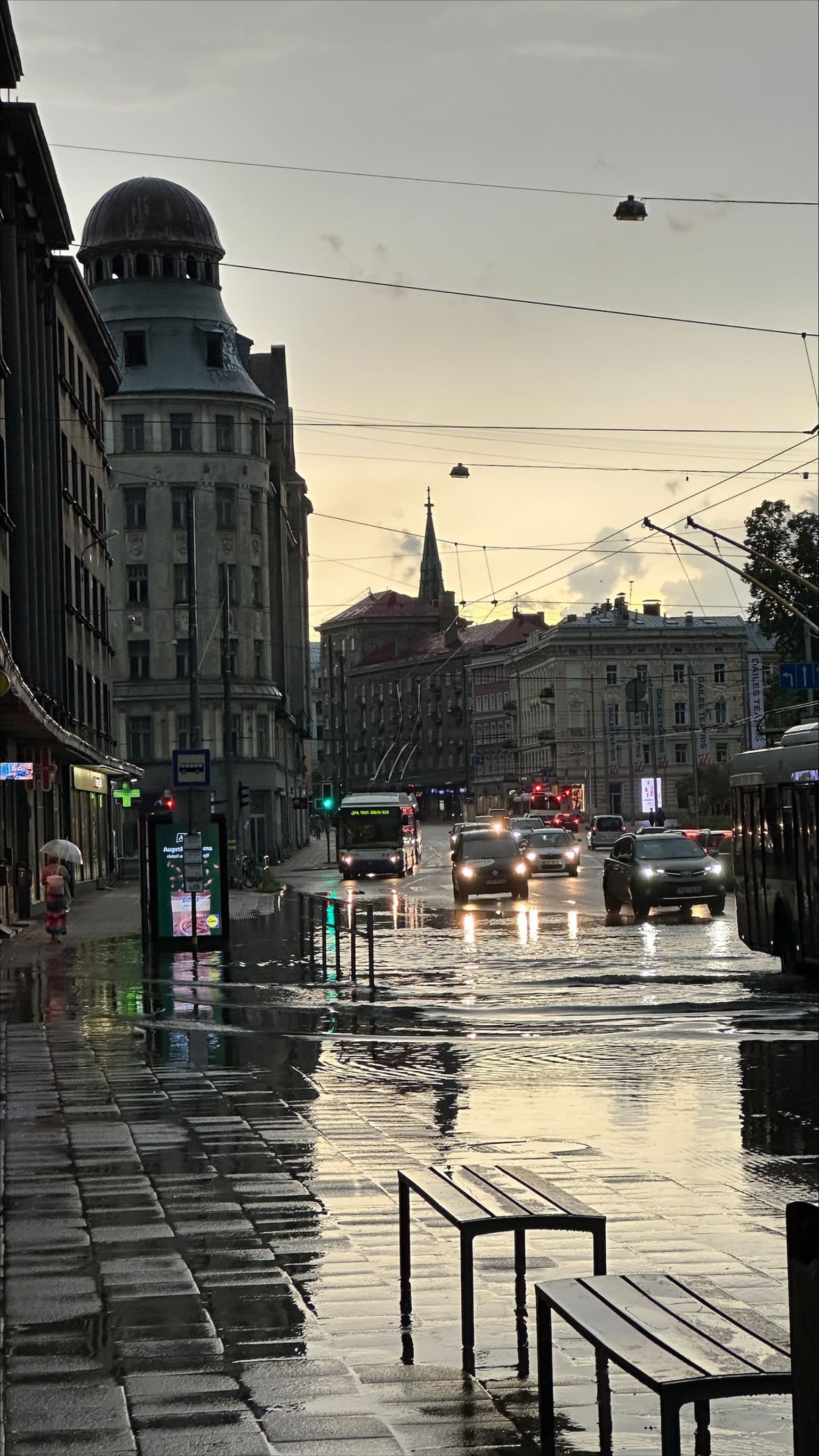 Negaiss Rīgā, Brīvības un Matīsa ielas krustojums