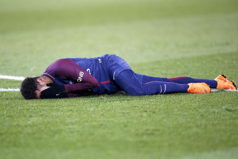 Vigastada saanud Neymar
