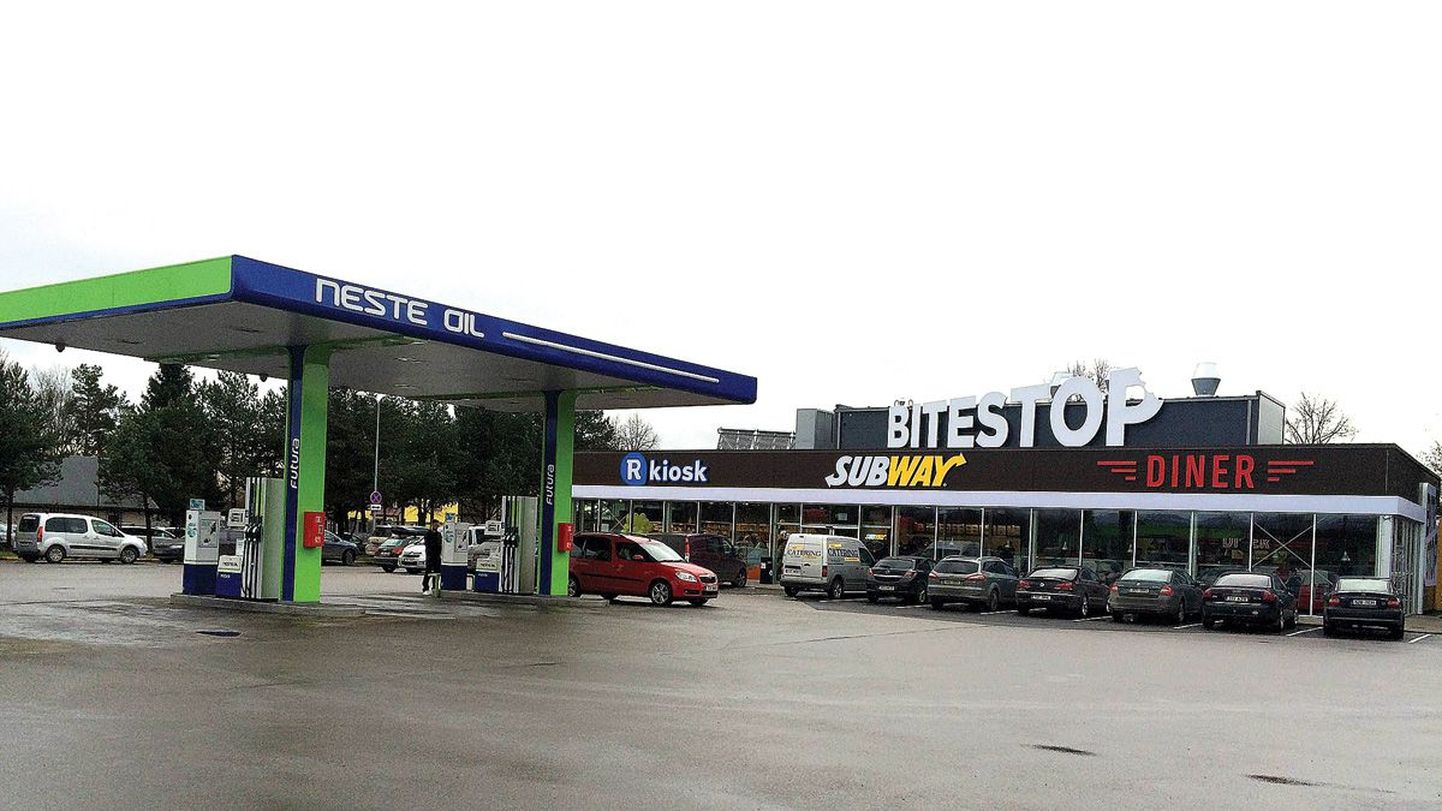 Tartusse rajatav Bitestop näeb välja möödunud sügisel Pärnus avatud jaama moodi (pildil), kuid Dineri hamburgerirestorani asemel tegutseb Tartus Südameapteek.