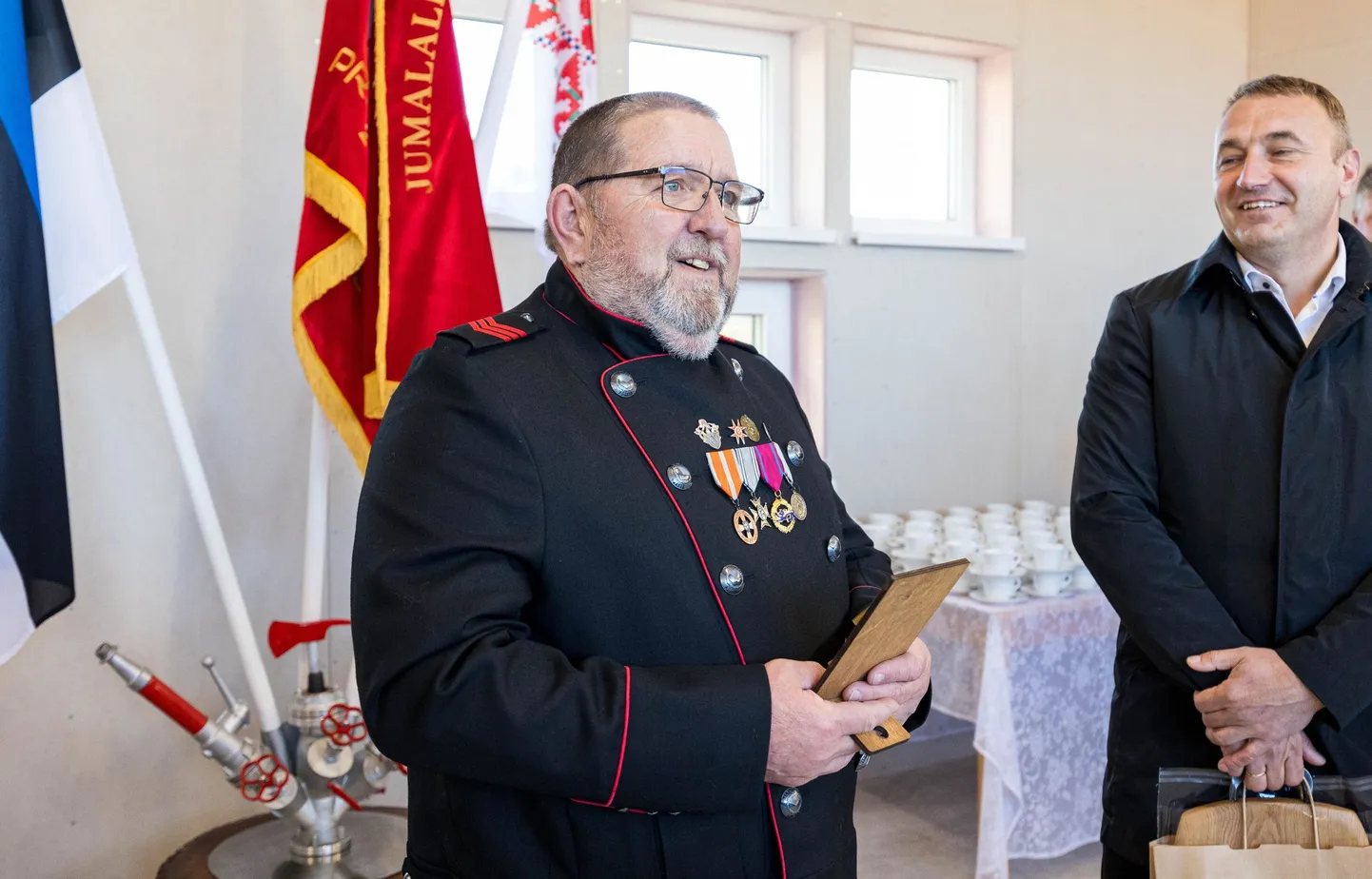 Andres Pindis Luhamaa pritsikuuri avamisel mullu sügisel.