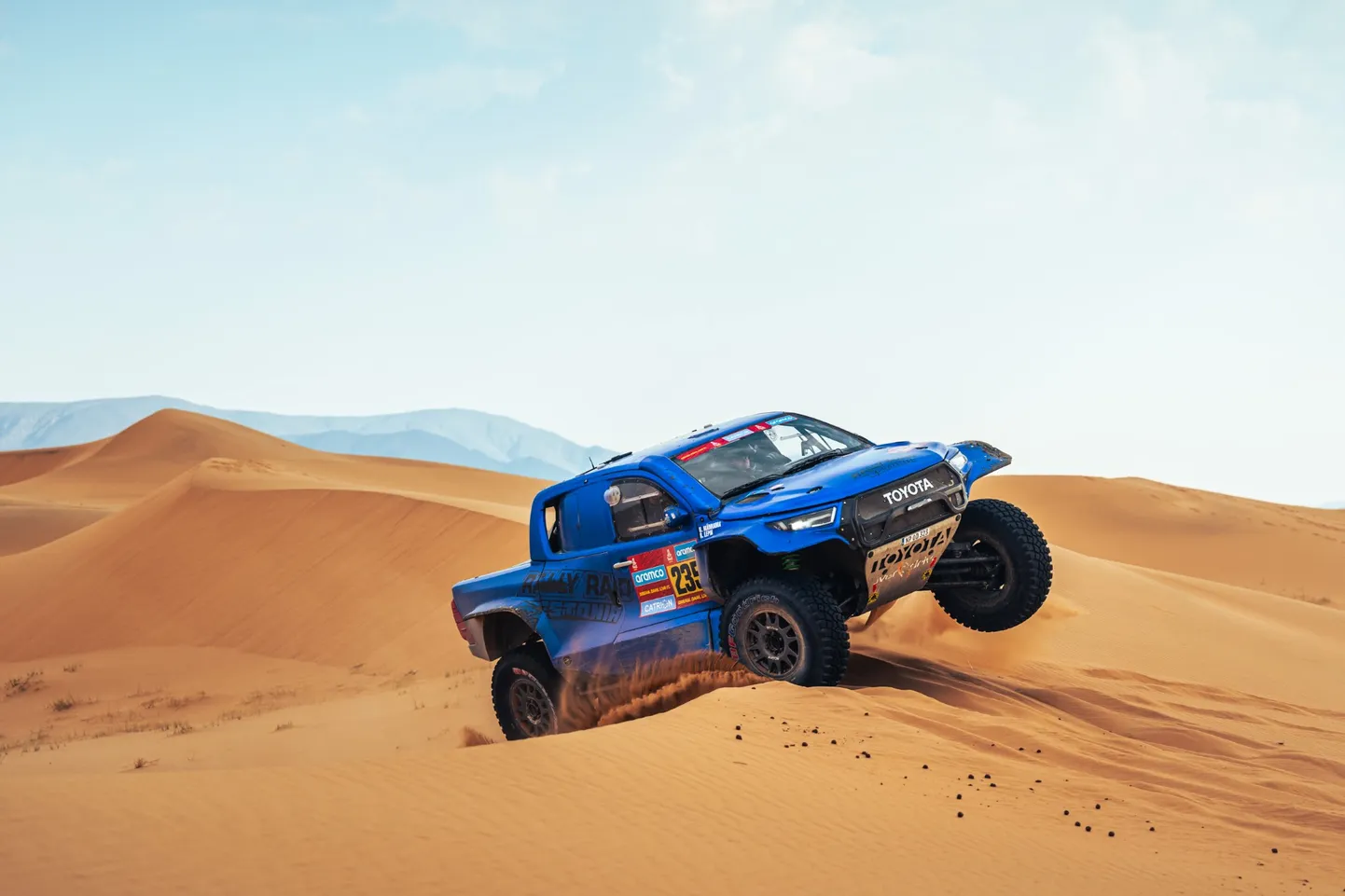 Urvo Männama ja Risto Lepiku (Toyota GR DKR Hilux EVO).