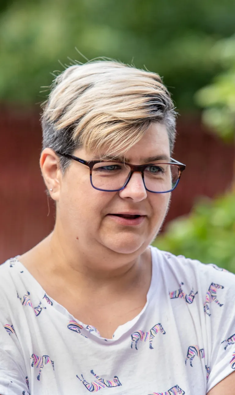 Pärnumaa COVIDi-vastase vaktsineerimise koordinaator Karmen Vesselov soovitab väiksema töötajate arvuga firmadel koonduda ja korraldada vaktsineerimine mitme ettevõtte peale korraga, näiteks maja, tänava või piirkonna põhiselt.