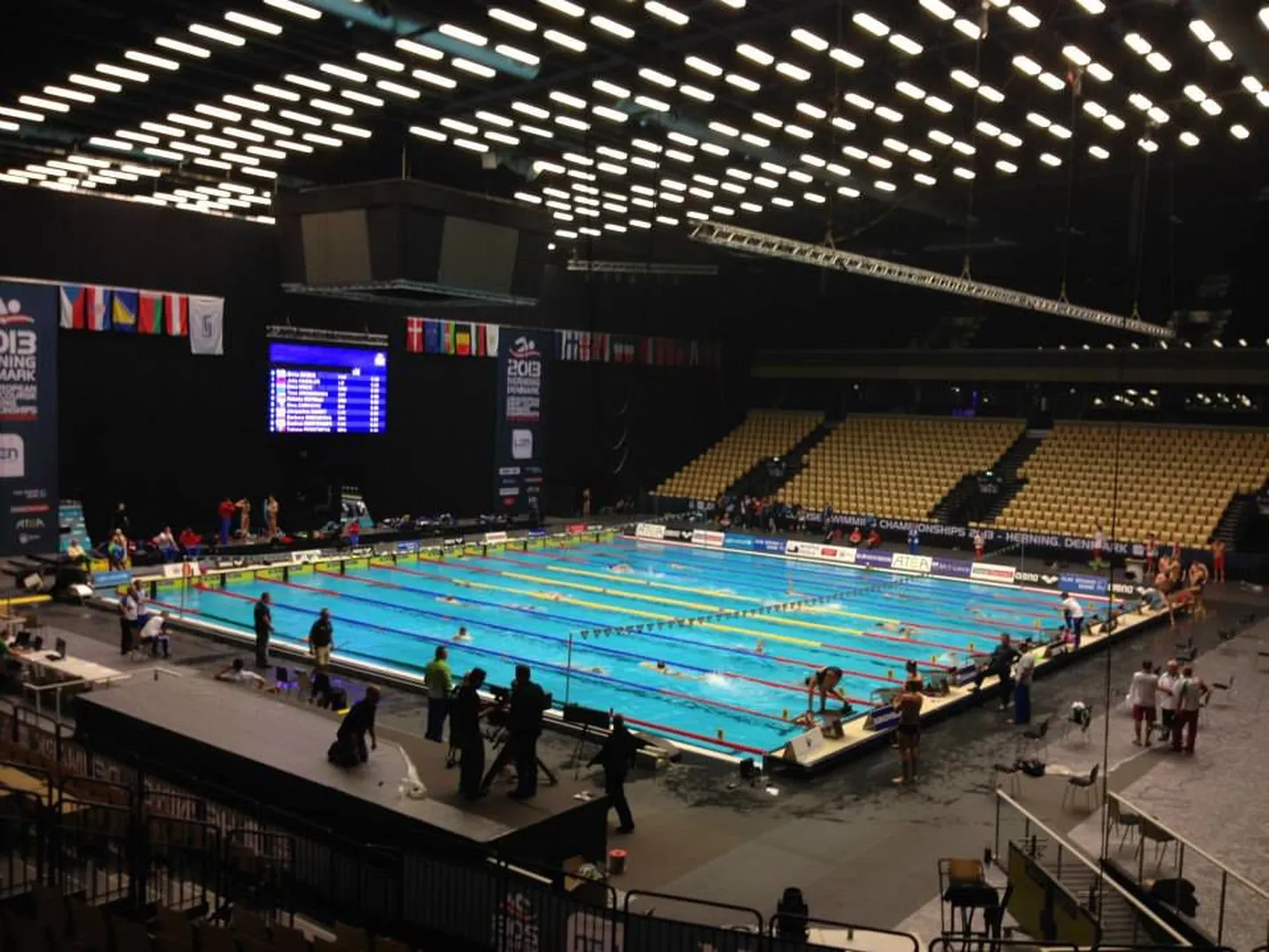 EMi võistlusbassein, kus olid edukad Eesti teatemeeskonna ujujad.