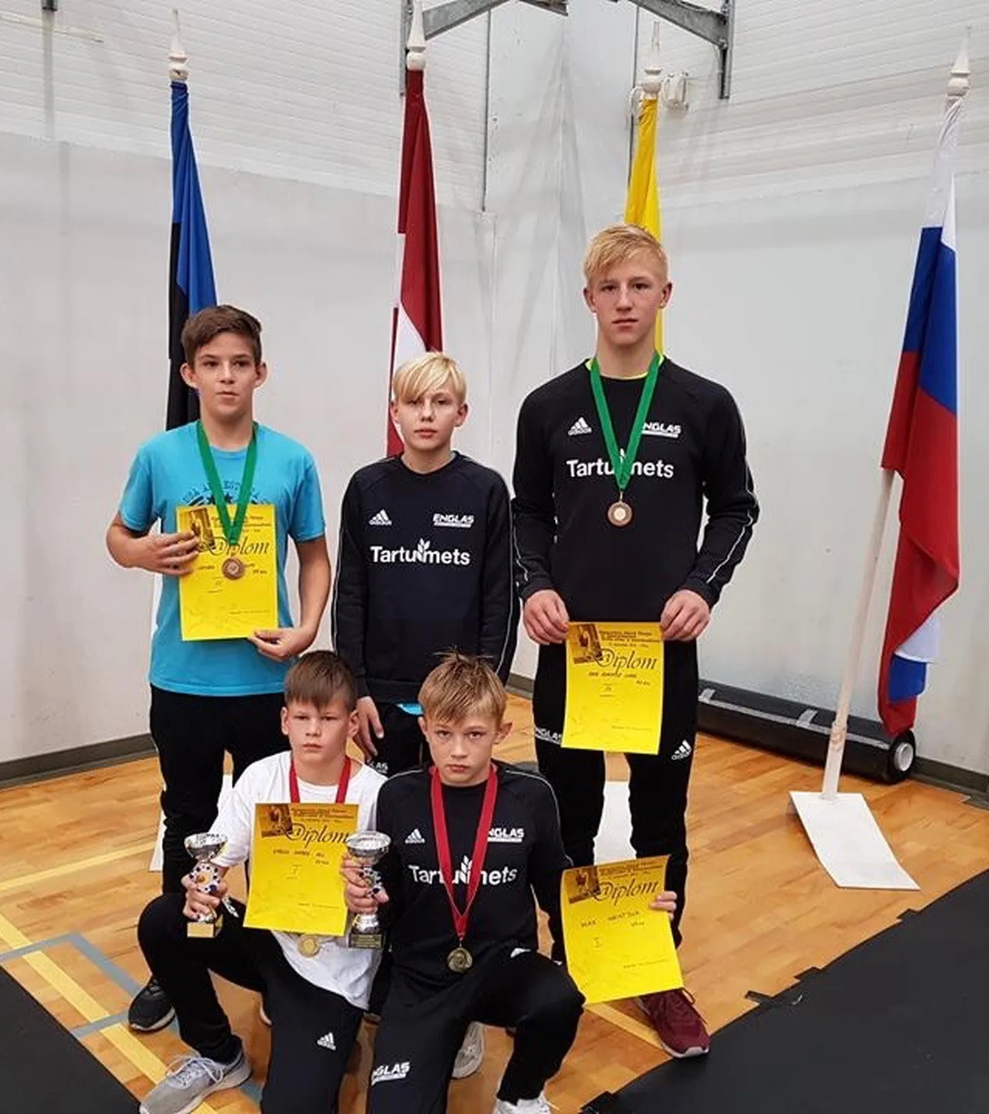 Tartu Kalev-Englase maadlejad Võrus.