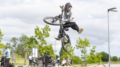 FOTOD ⟩ Noored ratturid vallutasid Rakvere pumptrack'i