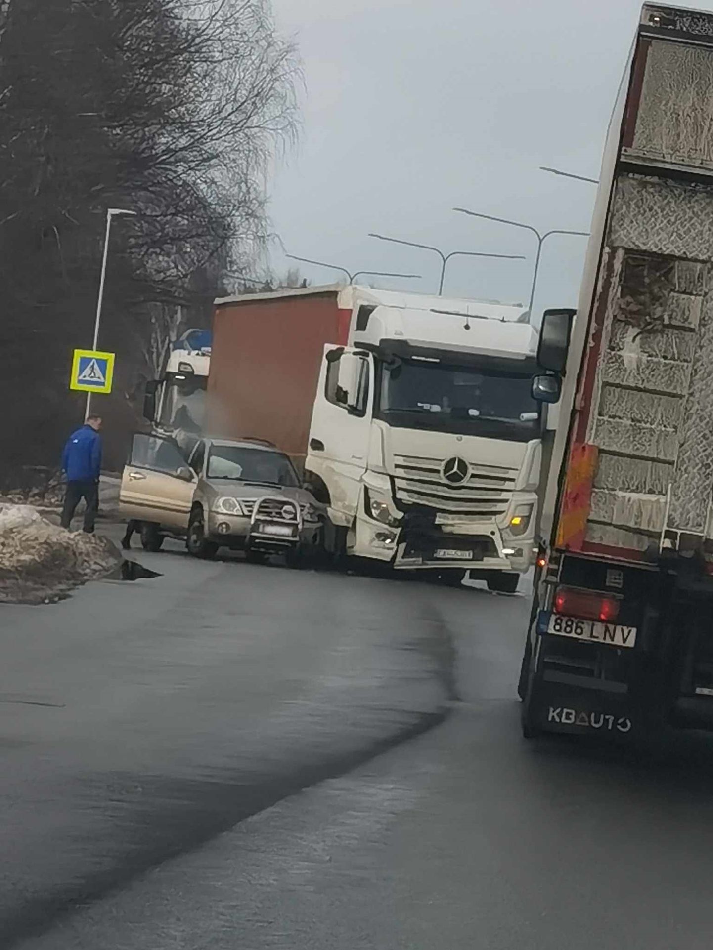 Liiklusõnnetus Võrus Luha ja Pikk tänava ristmikul.