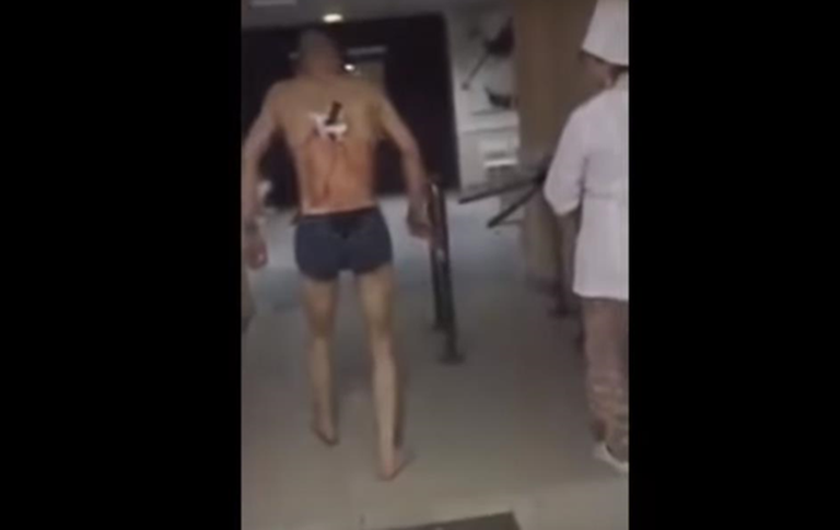 Venemaal Tatarstanis jalutas haiglas mees, kellel oli nuga seljas