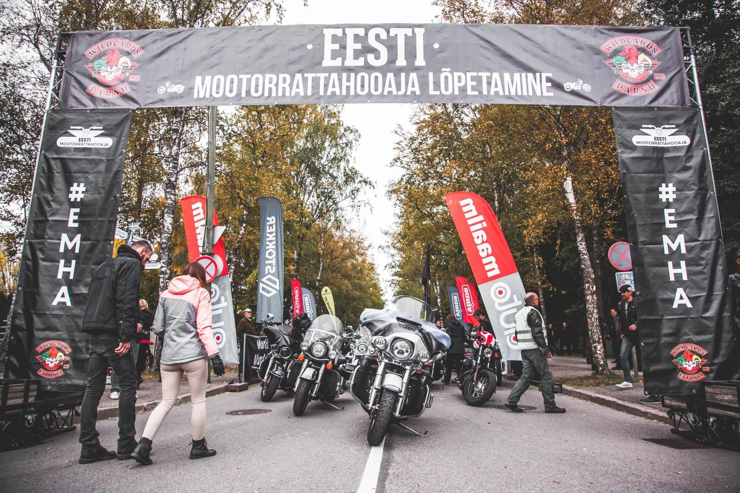 Motohooaja lõpetamine: paraad Pärnus.