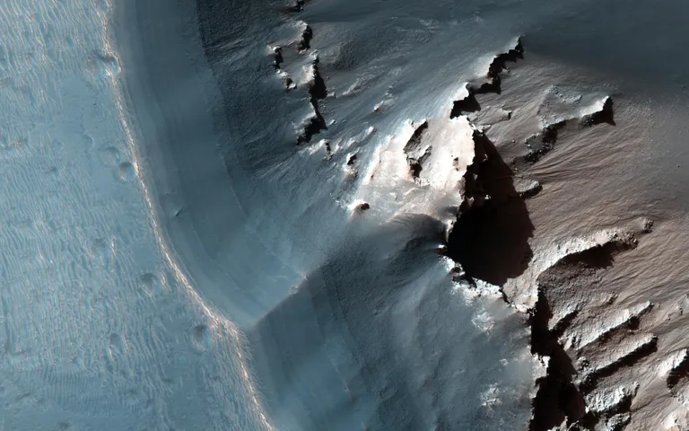 Noctis Labyrinthus