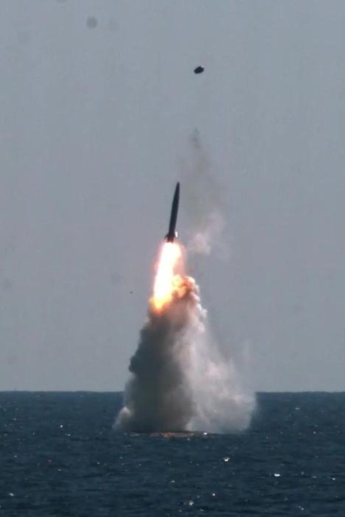 Põhja-Korea katsetas uut tüüpi tiibraketti ning kolmapäeval tulistati riigi poolt välja ka kaks ballistilist raketti.