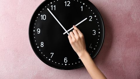 В ночь на воскресенье Латвия перейдет на летнее время