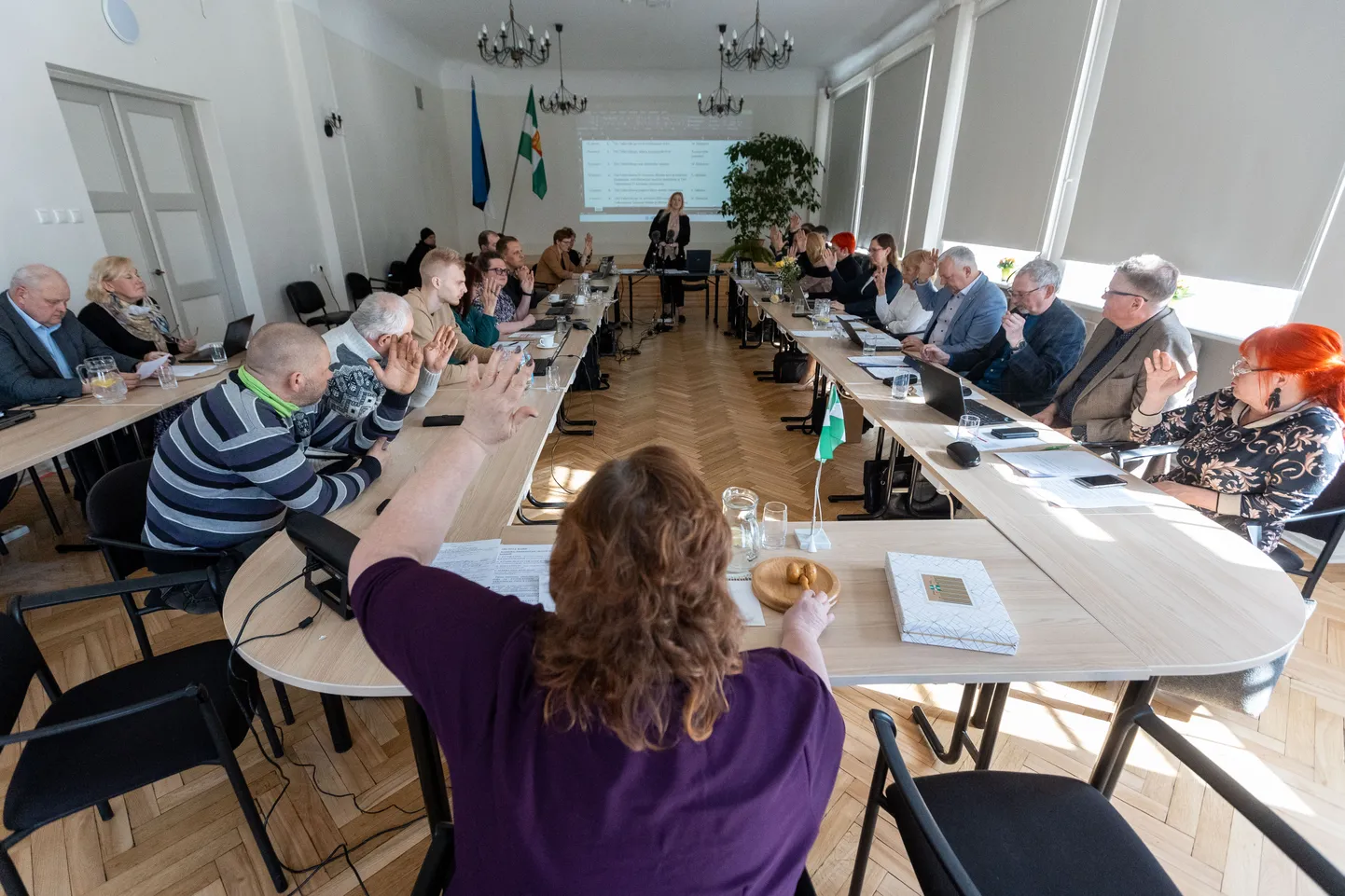 Türi vallavolikogu istung.  Foto on illustreeriv.