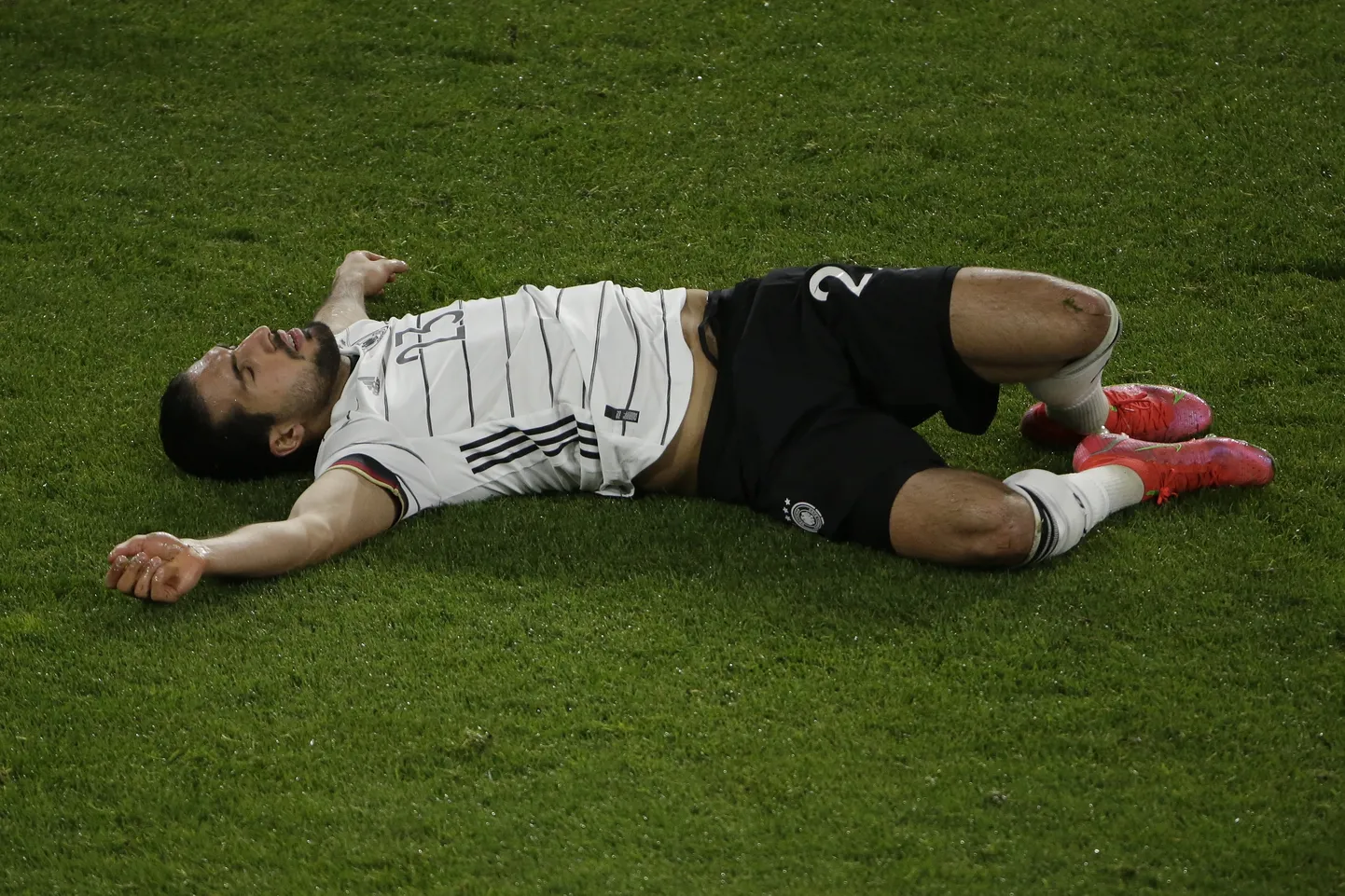 Häving. Saksamaa jalgpallikoondislane Emre Can ei suuda uskuda, nmis just juhtunud on.