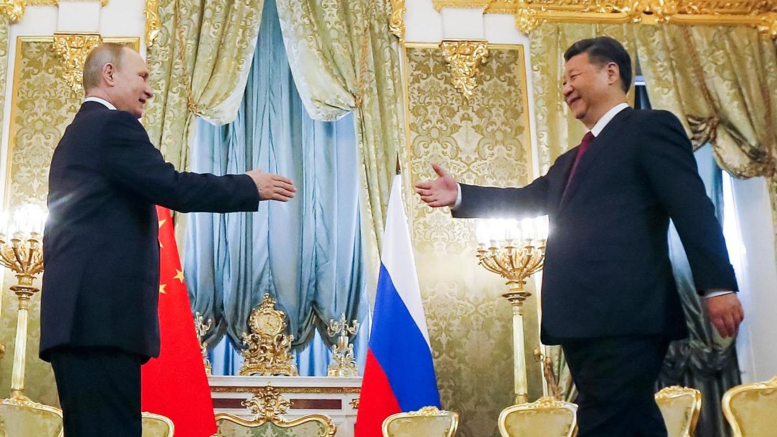 AUTOKRAATIA TELG? Hiina liider Xi Jinping on praegu maailmaareenil Vladimir Putini üks tähtsamaid toetajaid. Seepärast on sageli väidetud, et need riigipead moodustavad kaasaja maailmas nn autokraatia telje.