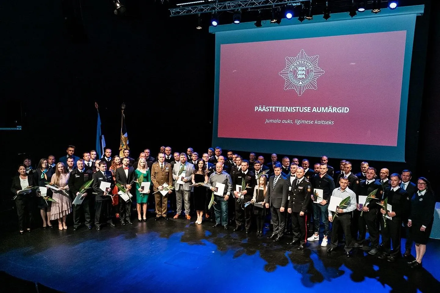 Päästeteenistuse elupäästja medali sai 79 inimest, nende seas lisaks kutselistele ja vabatahtlikele päästjatele, häirekeskuse töötajatele, politseinikele ning teistele päästevaldkonna töötajatele ka 22 eraisikut.