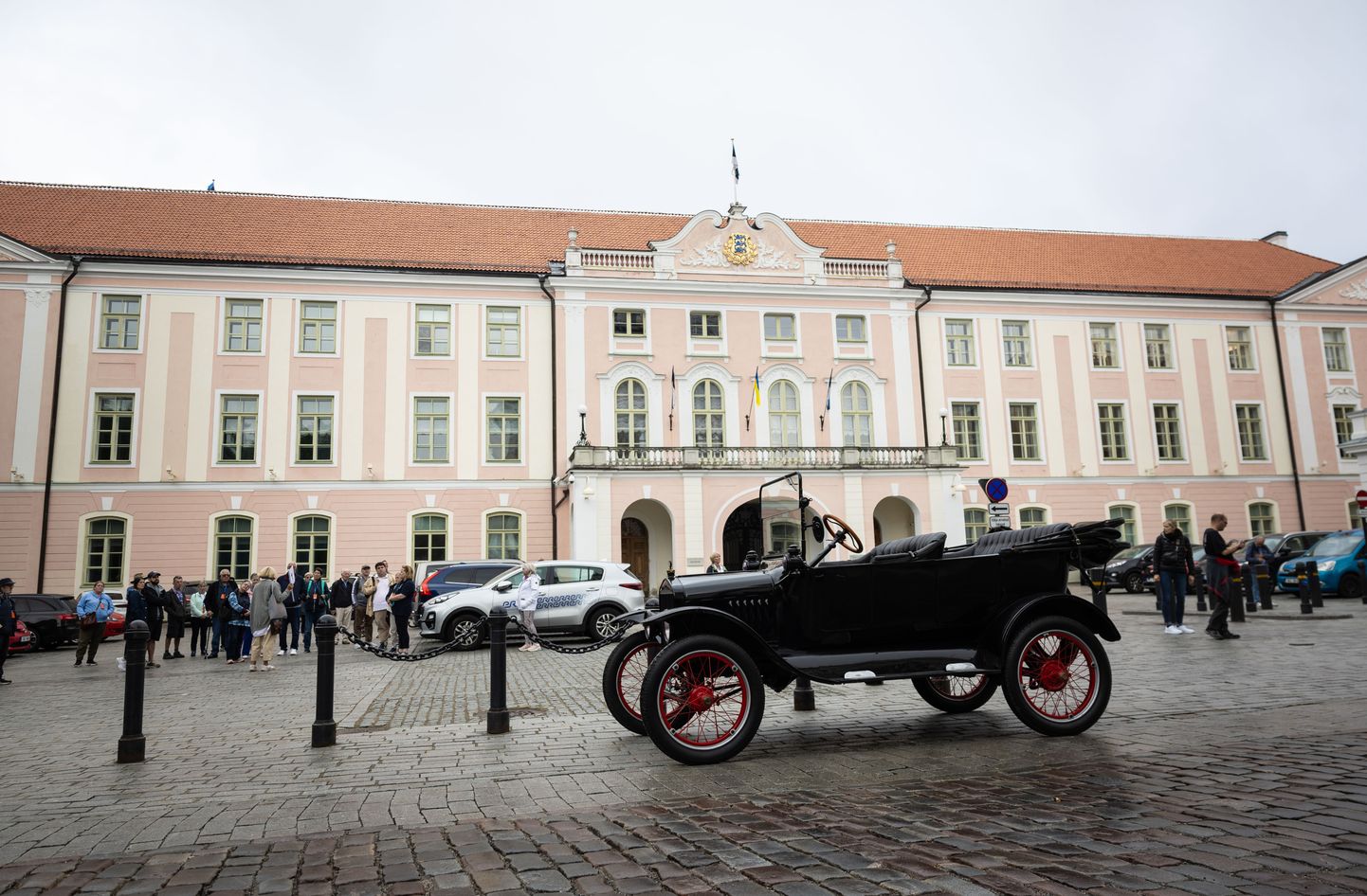 Eesti Autoomanike Liit viis riigikogule enam kui 77 000 allkirjaga protestikirja automaksu vastu. Ka riigikogu liikmed ise kulutavad enim just transpordile.