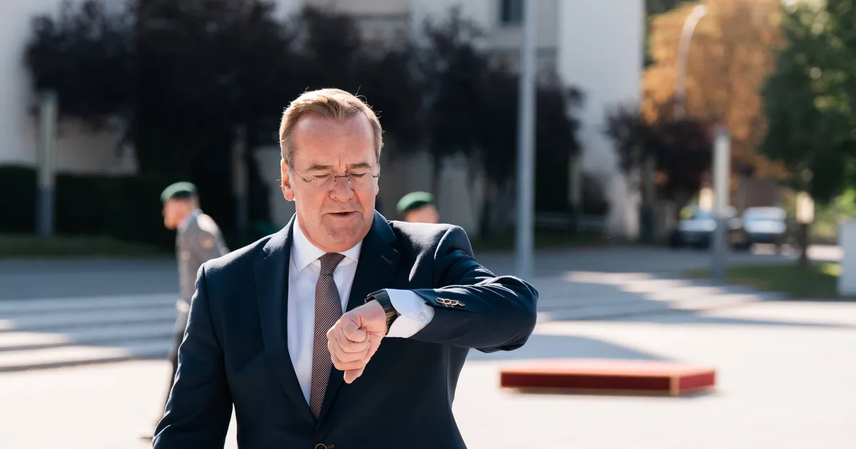 Pistorius rääkis tundmatute droonide allatulistamise teemal