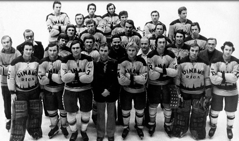 Хоккеисты рижского "Динамо" перед стартом чемпионата СССР 1976-77 года