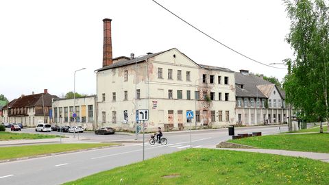 Tartus algas vana pärmivabriku lammutus