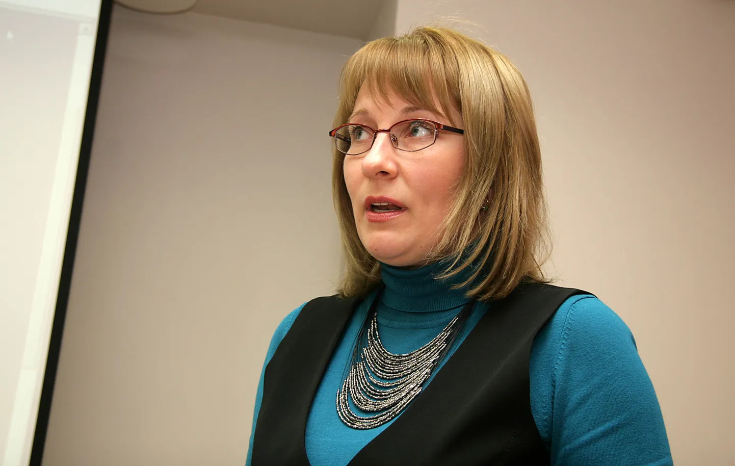 Mullu kevadel Kohtla-Järve riigigümnasiumi direktoriks valitud Irina Putkonen on esitanud lahkumisavalduse.