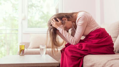 Naine kannatab eluaeg kestva migreeni käes