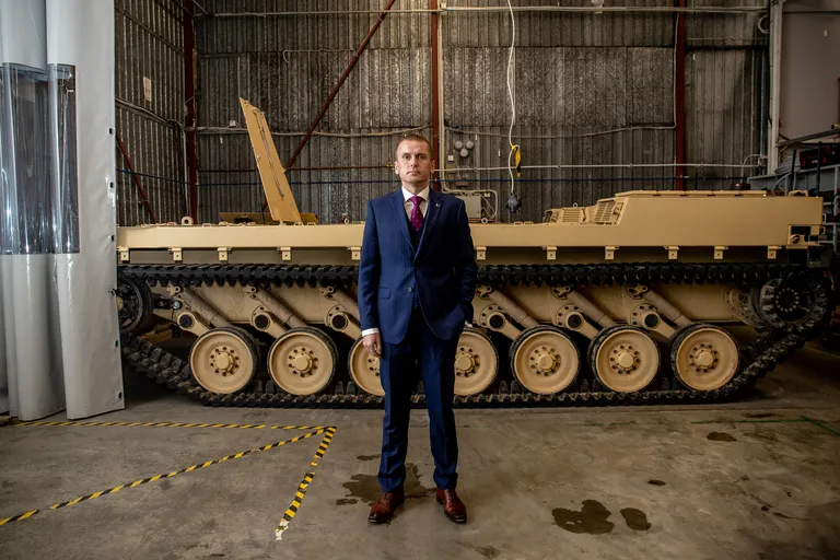 Milrem Roboticsi asutaja ja osanik Kuldar Väärsi firma uue mehitamata soomukiga.