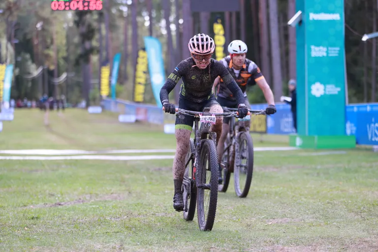 Rattamaratoni naiste sõidu võitja Laura Lepasalu.
