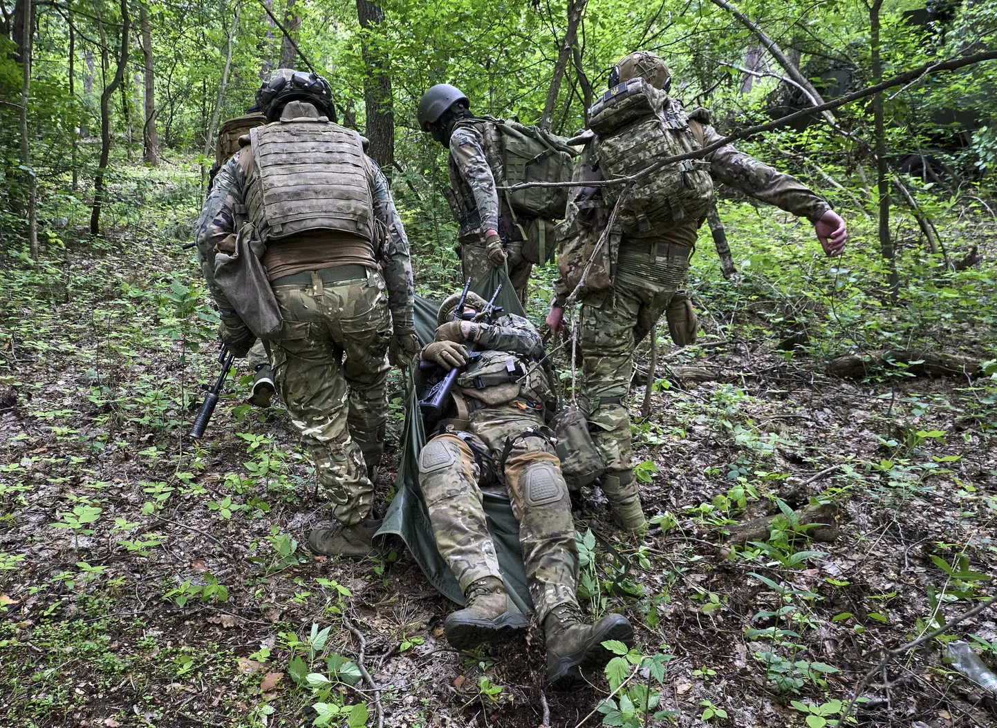 Ukrainlased Kiievi lähistel korraldatud sõjalistel õppustel.