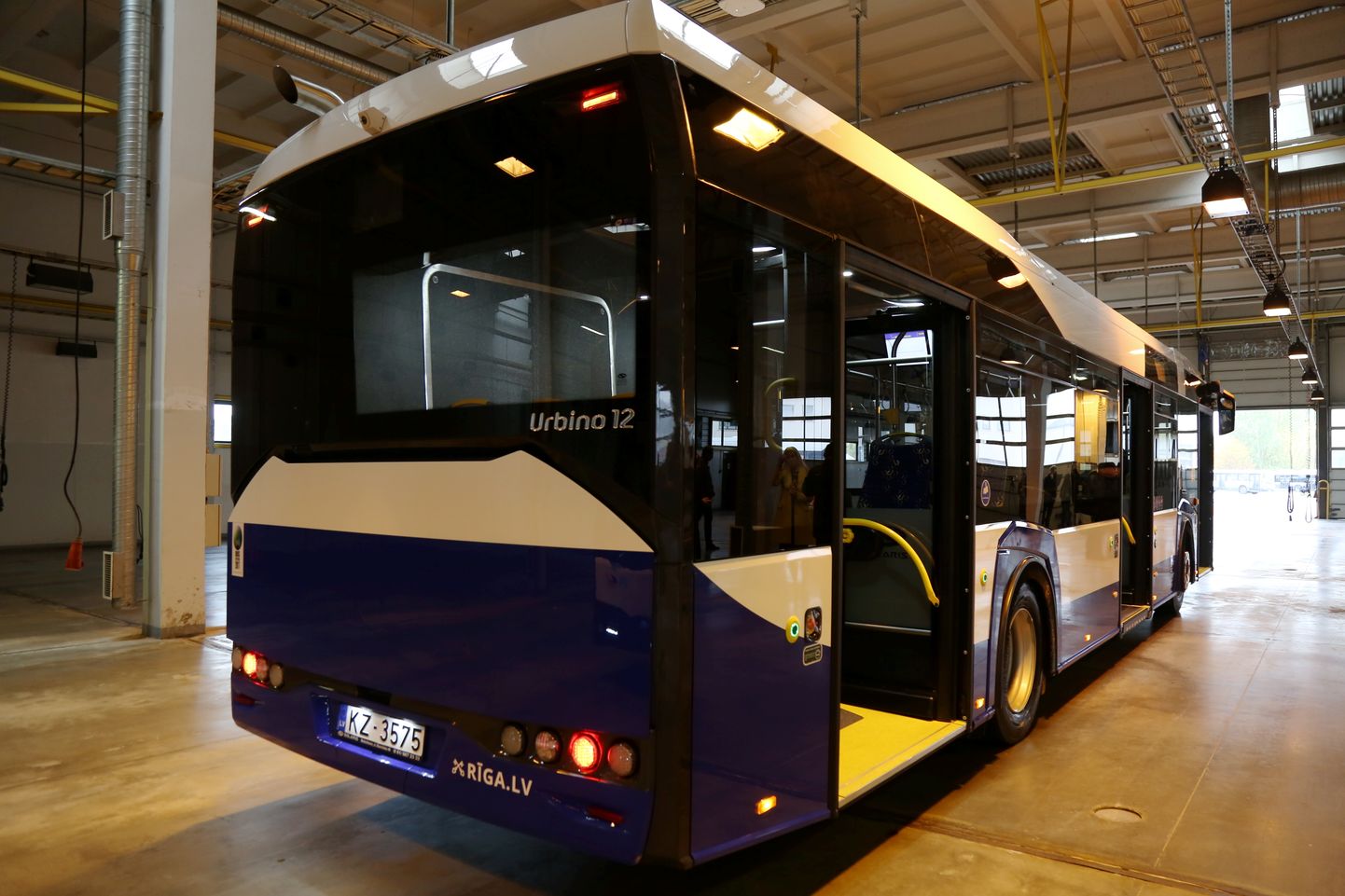 "Rīgas satiksme" prezentē jauno "Solaris Urbino" autobusu. 2017. gads