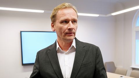 Siksnis noraida Klapkalnes pārmetumus un aizstāv savu darbu SEPLP vadībā