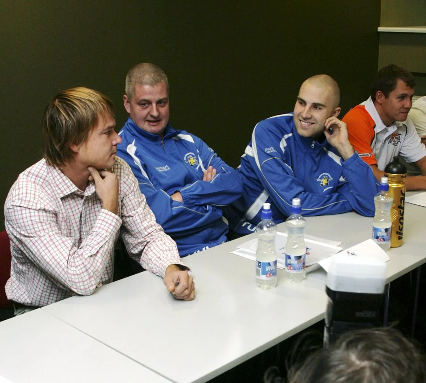 Pärnu VK mänedžer Reio Tilk (vasakult), peatreener Urmas Tali ja sidemängija Andres Toobal hooaja esitlusel.