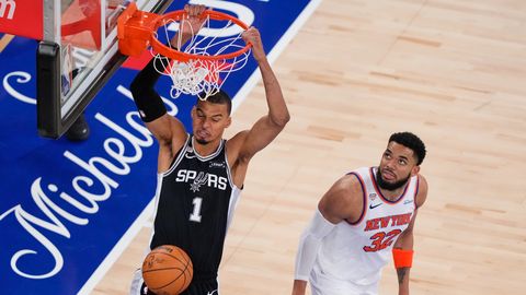 "Spurs" izcīna grūtu uzvaru Ņujorkā un saglabā int