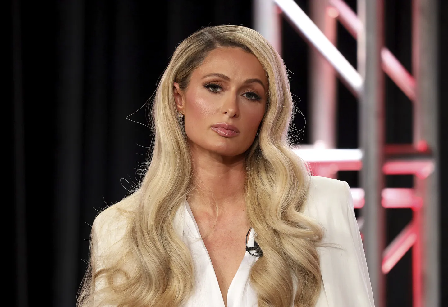 Seltskonnatäht Paris Hilton.