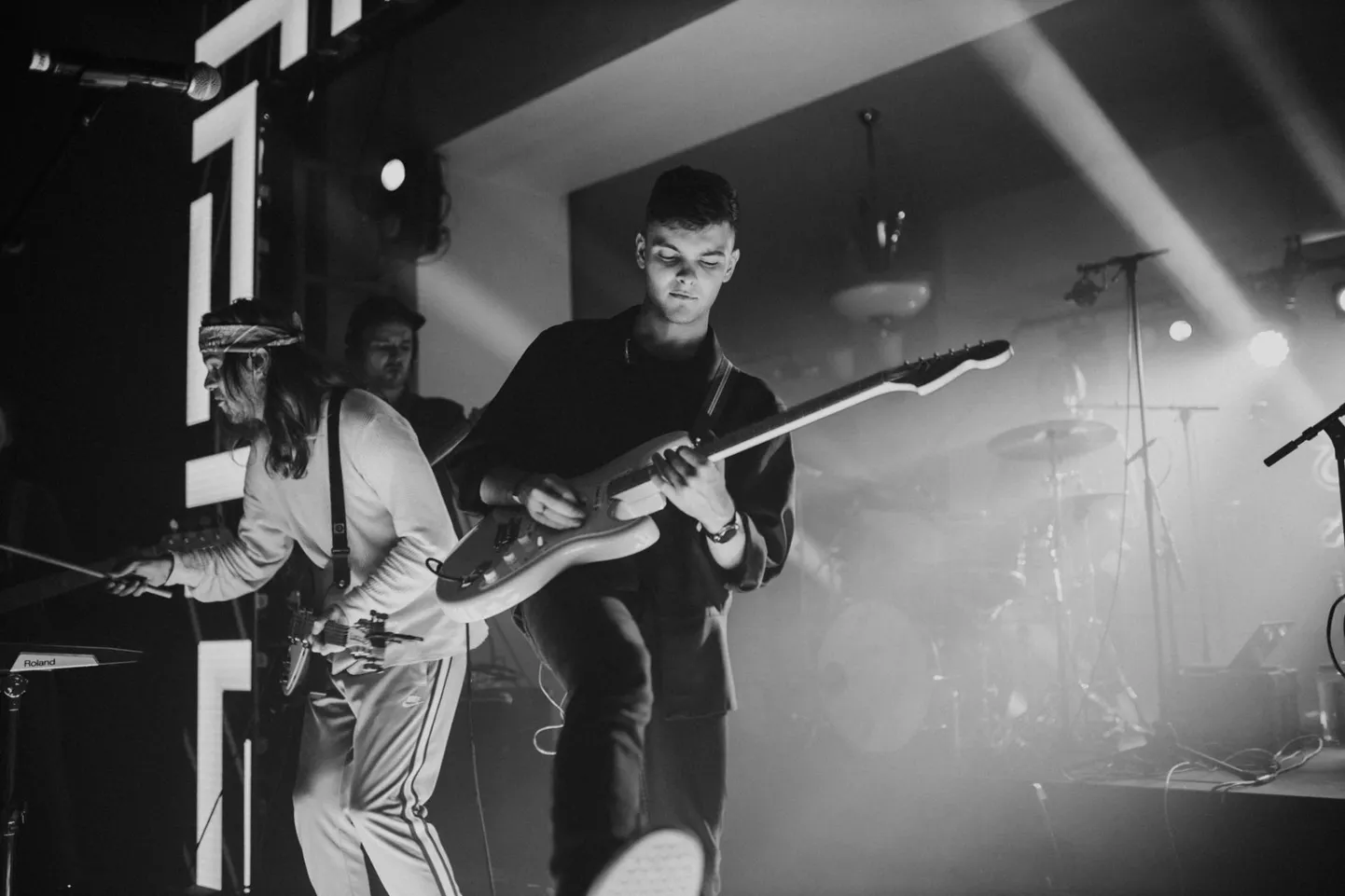Vändrast pärit Frederik Küüts on lava jaganud suurte artistidega, nagu Daniel Viinalass, Victor Crone, Jüri Pootsmann, Elina Born ja nublu.