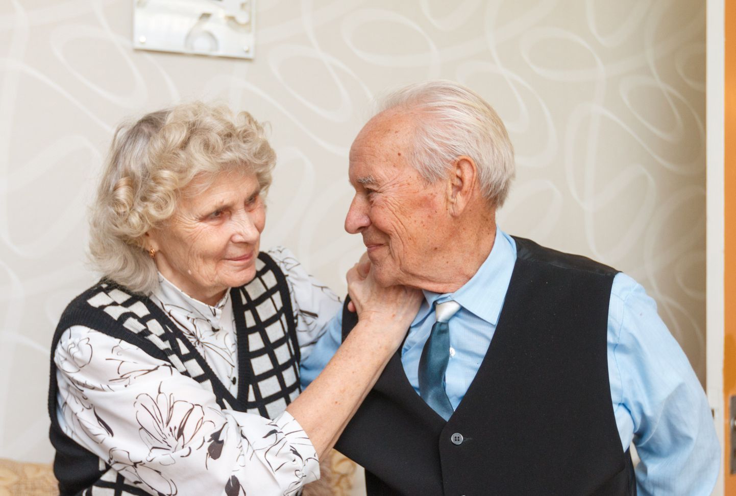 Küsimusele, mis neid 65 aastat koos on hoidnud, vastasid Lilian ja Martin Noormets kui ühest suust, et üksteist peab usaldama ja austama.