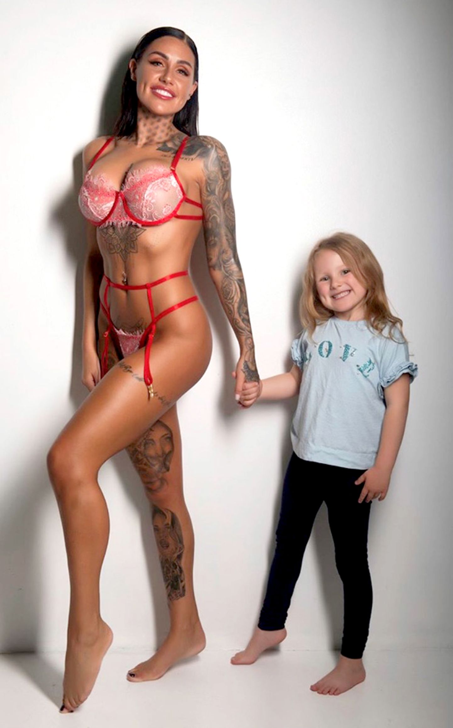 Sammii Lively otsustas oma tööga seotud tabude murdmiseks koos väikese tütrega poseerida.