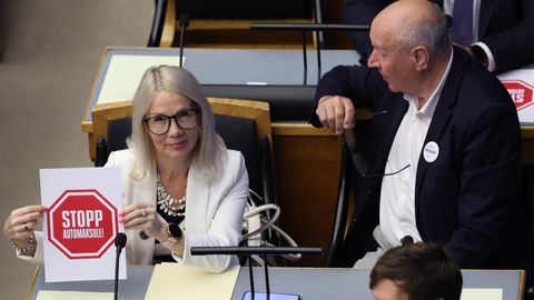 OTSEPILT JA FOTOD ⟩ Riigikogu arutab erakorralisel istungil uuesti automaksuseadust