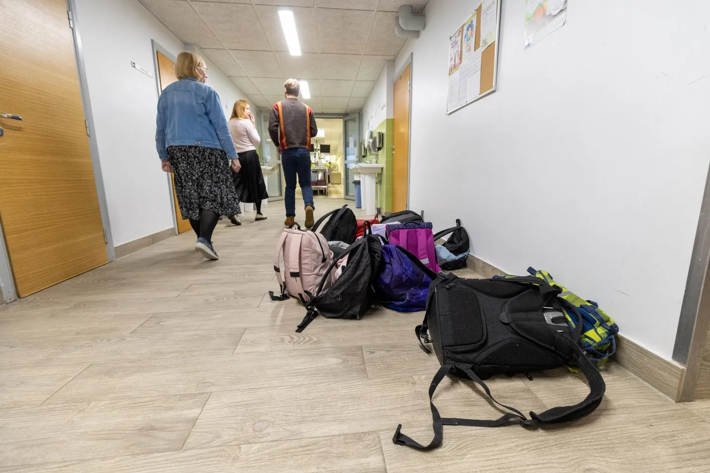 Tartu linnas on küll mitmeid koolist eemale jäänud noortele suunatud teenuseid, aga nad ei jõua nendeni iseseisvalt.