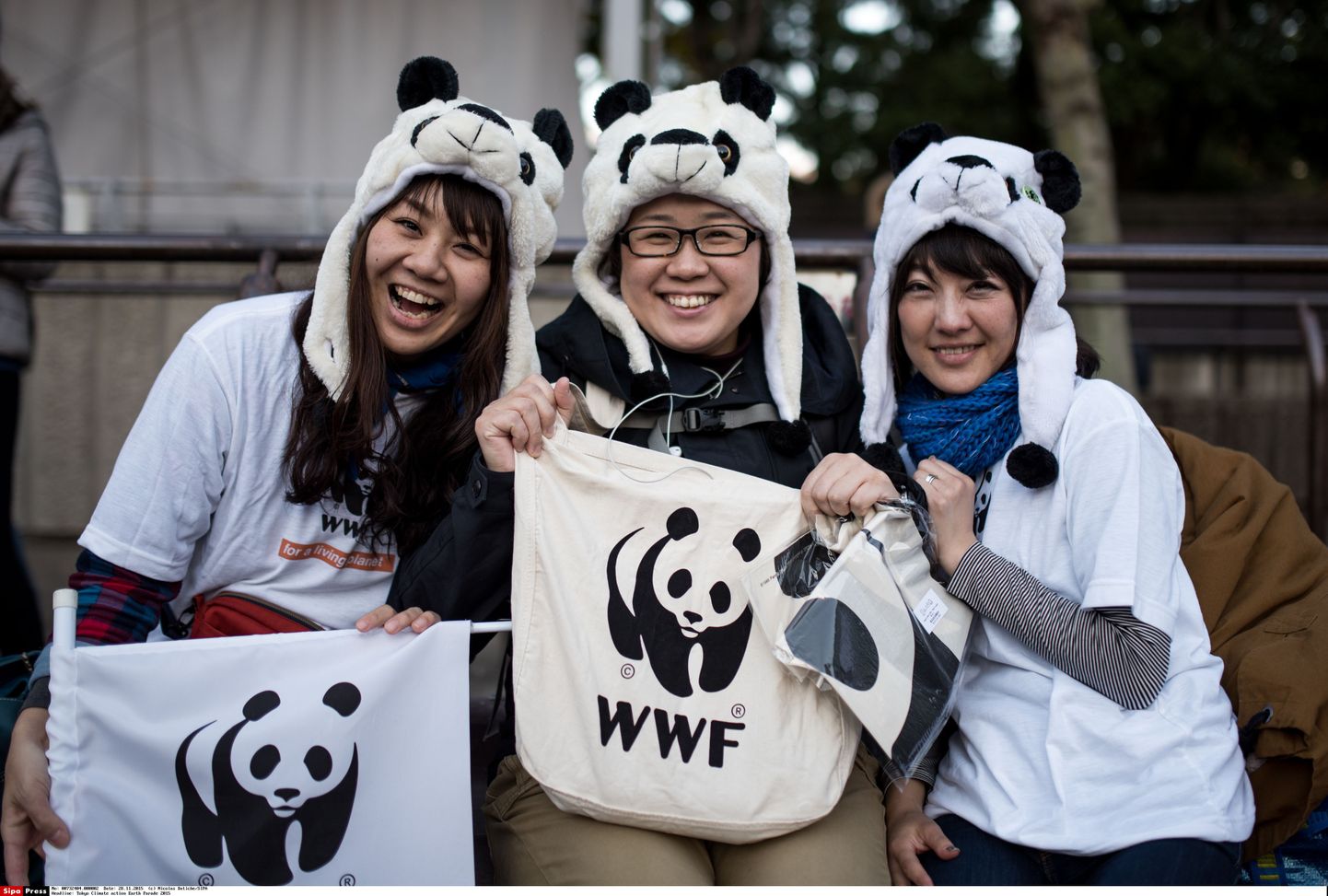 Jaapanlastest kliimaaktivistid täna Tokyos toimuval Earth Parade'l.